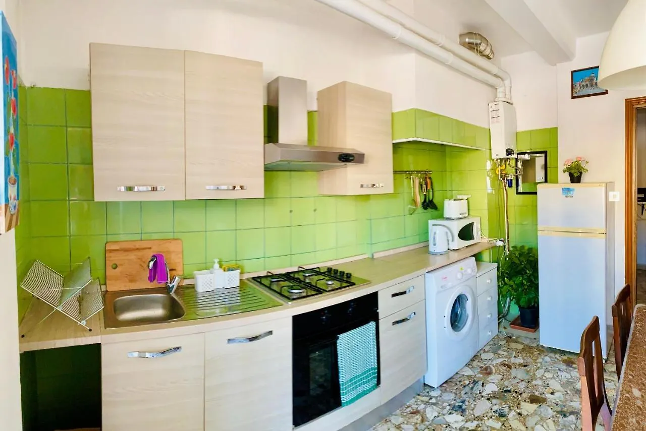 Pang'S Guesthouse Mestre İtalya